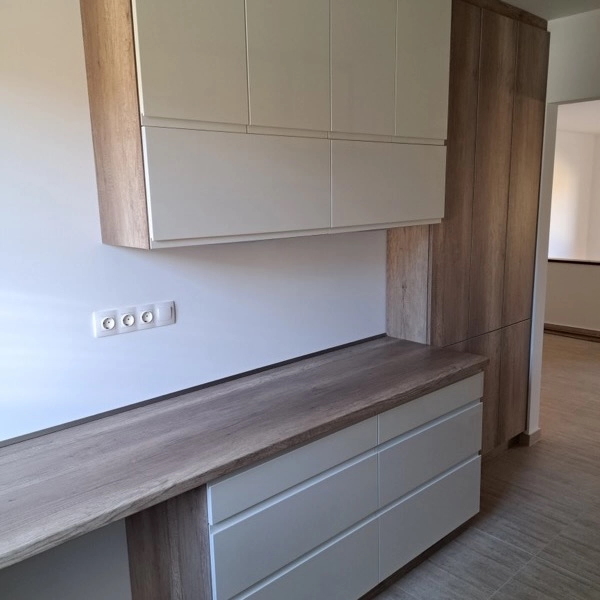 Egyedi készítésű és szabású konyhabútor